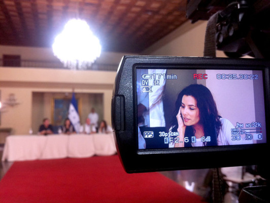 Eva Longoria y Howard Buffett donan $1 millón a Honduras