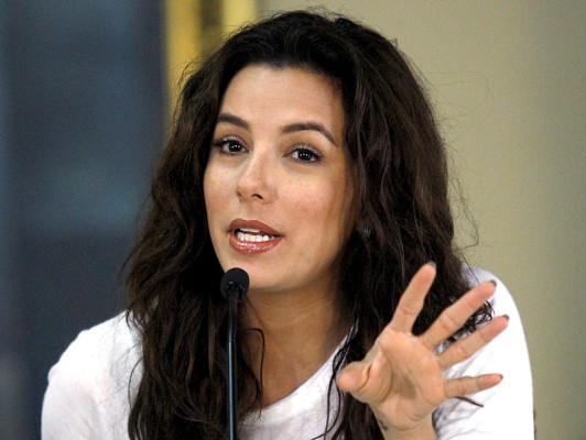 Eva Longoria y Howard Buffett donan $1 millón a Honduras