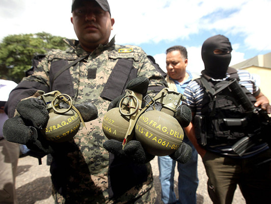 Detienen a tres personas en posesión de granadas de alto poder destructivo