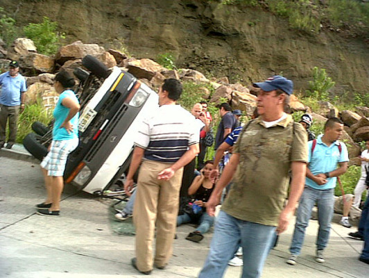 Accidentes dejan 15 heridos en Tegucigalpa y Santa Bárbara