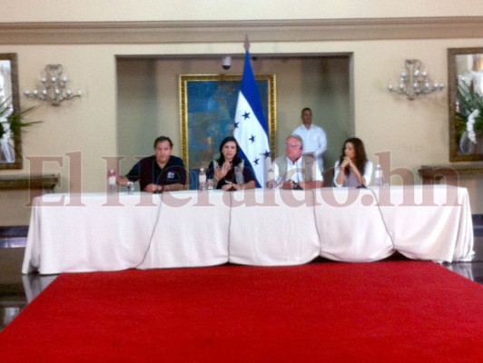 Eva Longoria y Howard Buffett donan $1 millón a Honduras