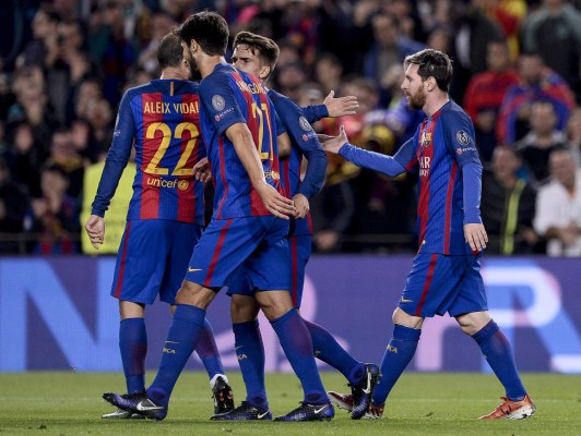 Arda Turán se luce haciendo triplete y el Barcelona golea 4-0 al 'Gladbach'