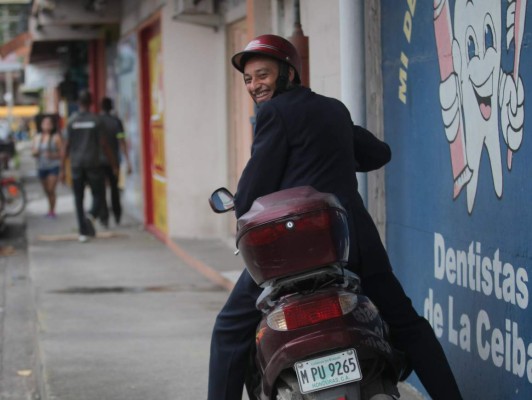 Árbitro del derbi ceibeño llegó en moto al estadio
