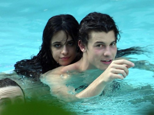 Camila Cabello y Shawn Mendes derrochan pasión