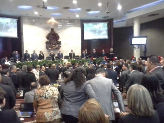 Congreso instala la tercera legislatura y se prepara para elegir nueva Corte Suprema