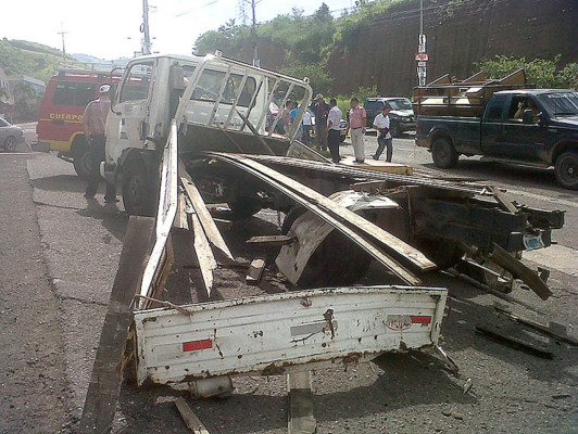 Accidente de tránsito en Tegucigalpa deja tres heridos de gravedad