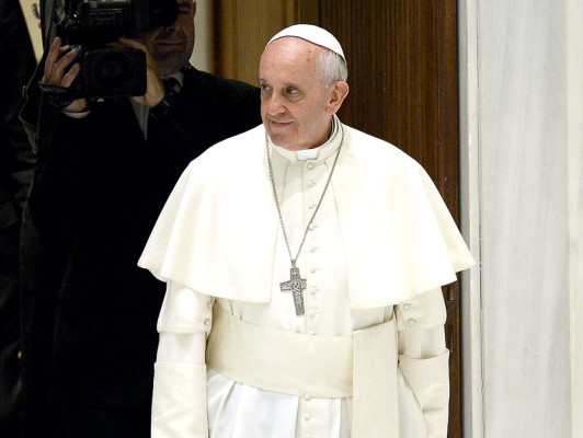Papa reconoce corrupción y existencia de 'lobby gay'