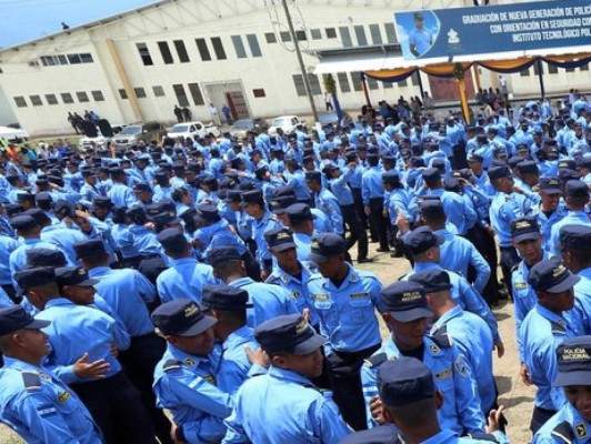 Nuevo remezón: se van más de 300 policías en Honduras