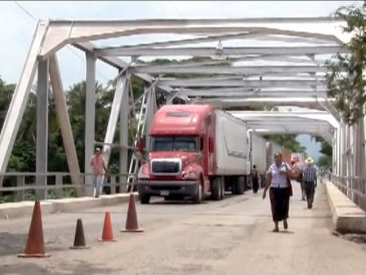 Paran sus unidades por cobro salvadoreño de 18 dólares