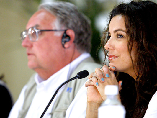 Eva Longoria y Howard Buffett donan $1 millón a Honduras