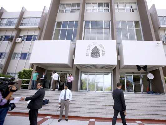 Funcionarios corruptos pagarán penas de más de 12 años de cárcel