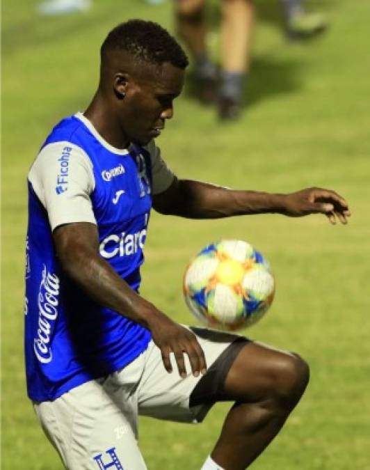 Román Rubilio Castillo - Es el delantero por el que apuesta Fabián Coito para buscar los goles.