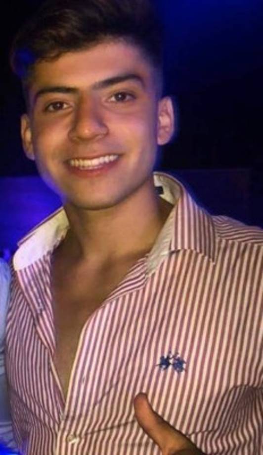 Después de deshacerse del cuerpo, el acusado, un joven de 19 años identificado como Naim Vera, le contó lo que había hecho a un amigo abogado y a sus padres, una pareja de reconocidos médicos en la ciudad, quienes lo llevaron hasta la sede de la Brigada de Investigaciones de la Policía local para que se entregara.<br/>