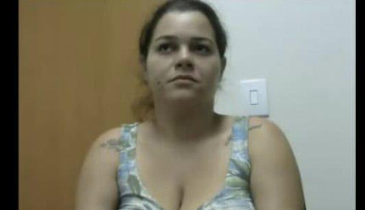 Mató a adolescente embarazada para robarle su bebé; ella realizó el parto