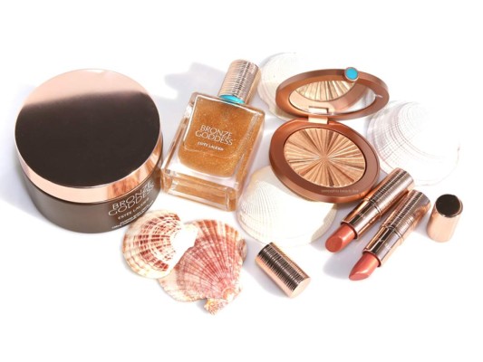 Belleza que ilumina el rostro femenino