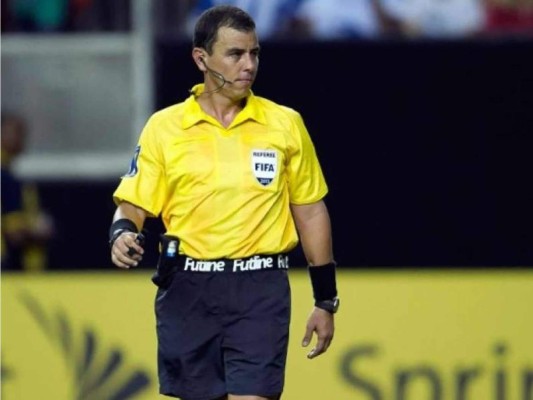 Salvadoreño Joel Chicas pitará la final de Copa Oro