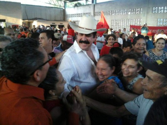 Mel Zelaya promueve en Choloma elecciones internas de Libre