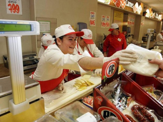 Crece el empleo entre mujeres, pero la mayoría es informal