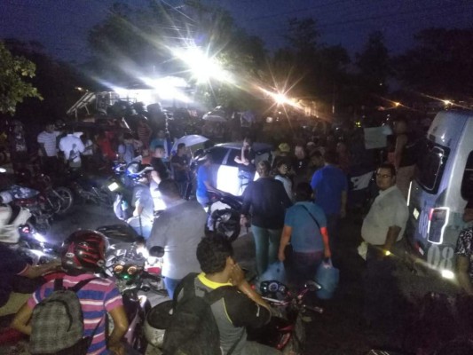 Con protesta exigen reparación de calle hacia Jucutuma