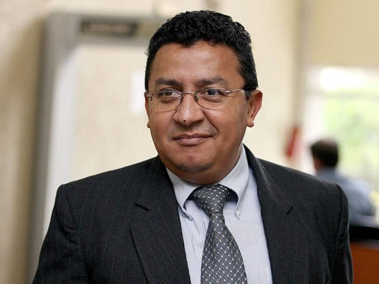 Pacientes recibirán medicinas en redes de farmacias privadas