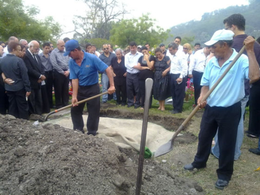 Le brindan el último adiós al galeno Kafati