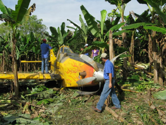 Se accidenta avioneta fumigadora de la Standard
