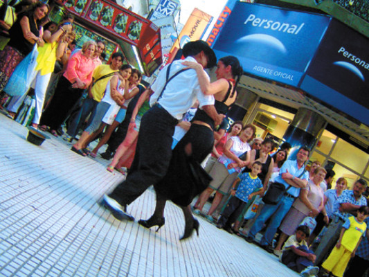 94 años celebra 'La cumparsita”