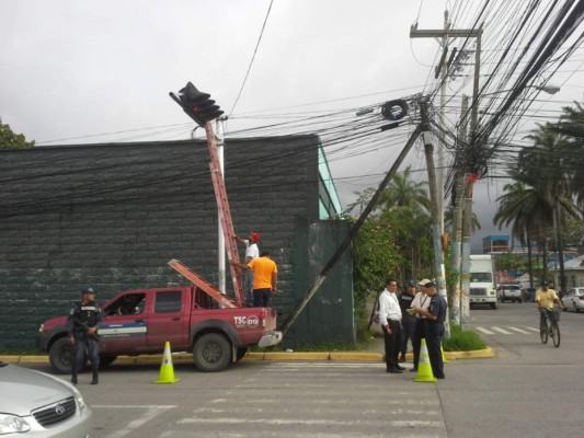 TSE revisa cámaras de seguridad en La Ceiba