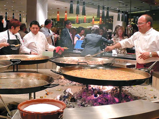 La paella seduce a Las Vegas