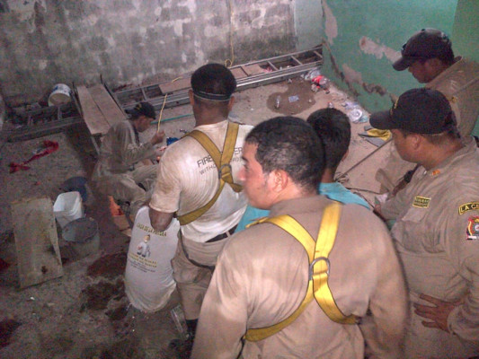 Rescatan a albañil tras 15 horas soterrado en un pozo en La Ceiba