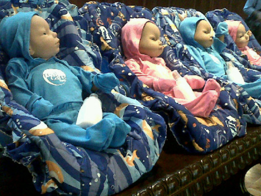 Bebés y panzas virtuales para prevenir embarazos