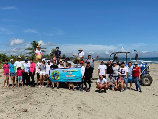 Unen esfuerzos para disminuir contaminación en playas de Tela  
