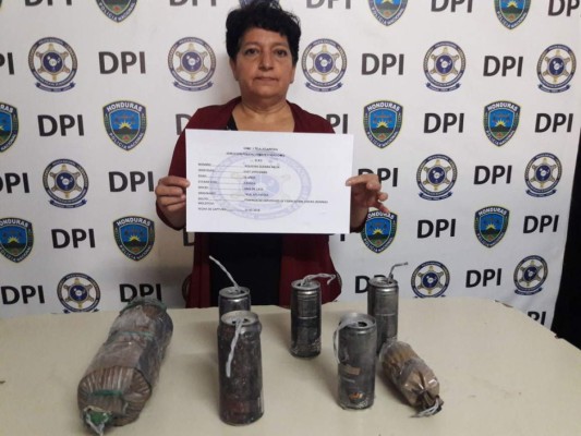 La detienen por posesión de bombas de fabricación casera