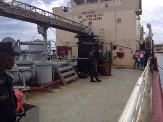 Prisión para ocho tripulantes de barco