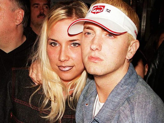 Exesposa de Eminem intenta quitarse la vida