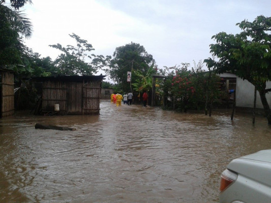 Evacúan a 266 personas en Tela por lluvias