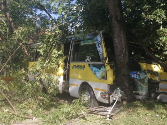Tres heridos deja accidente de autobús de la Ruta 1 en San Pedro Sula