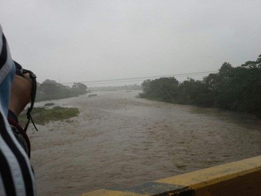 Suspenden vuelos en aeropuertos de La Ceiba y Roatán