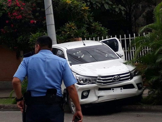 Encapuchados acribillan a tres personas dentro de un pick up en San Pedro Sula