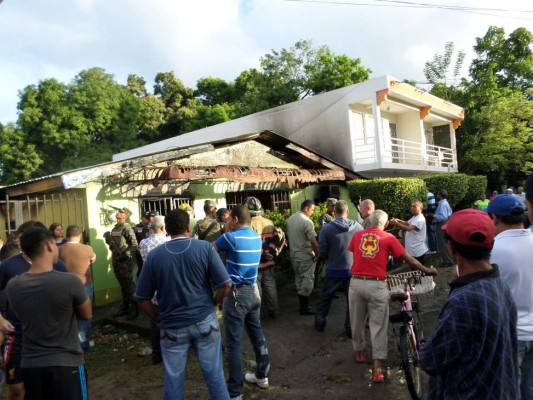 Familia muere calcinada tras incendio en La Ceiba