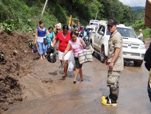 Inundaciones dejan más de 5,000 damnificados