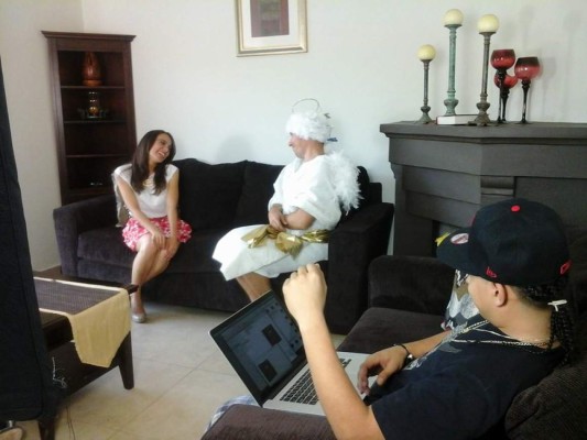 En el clip se reflejan el humor y la autenticidad que caracterizan al trovador capitalino.