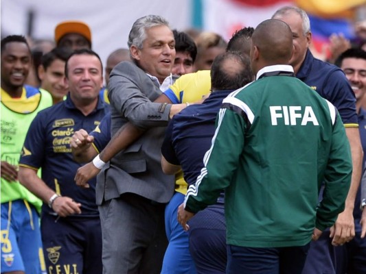 Rueda satisfecho con respuesta de Ecuador ante Inglaterra