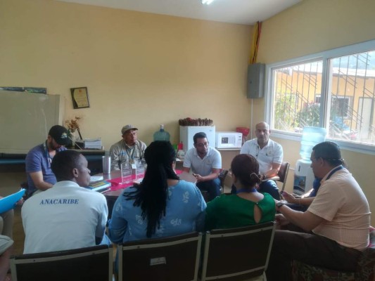 Salud y navieras se reúnen en Roatán para planificar acciones contra coronavirus