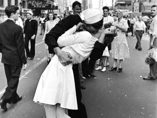 Muere el marinero de la icónica foto del beso en Nueva York