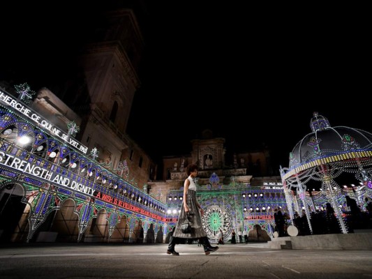 Luces y catarsis en el primer desfile de Dior posepidemia en Italia