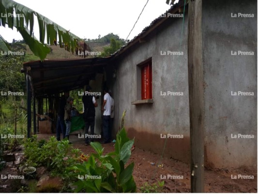 Encapuchados llegan a fiesta de graduación y ejecutan a dos jóvenes en Santa Bárbara