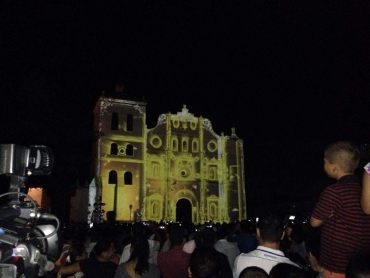 Majestuosa proyección en catedral de Comayagua