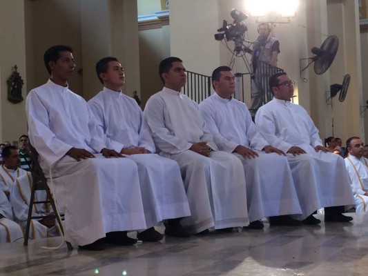 Gozo en la Iglesia Católica por ordenación de diáconos
