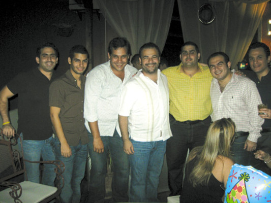 Fiesta en Casa Luna